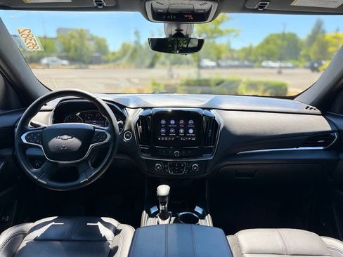 Used 2023 Chevrolet Traverse RS w/ LPO, Floor Liner Package FWD image 23