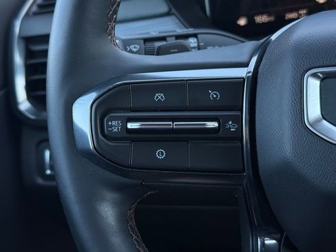 Used 2024 GMC Acadia AT4 w/ Luxury Package image 31