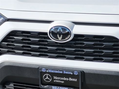 Used 2025 Toyota RAV4 XLE image 37