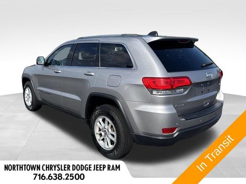 Used 2018 Jeep Grand Cherokee Laredo AWD/4WD image 7