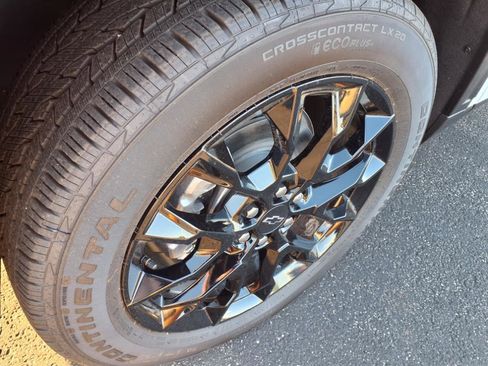 New 2025 Chevrolet Traverse LT w/ Midnight/Sport Edition image 8