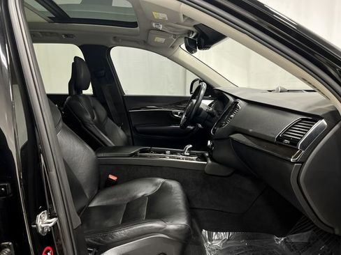 Used 2018 Volvo XC90 T8 Momentum w/ Convenience Package image 34