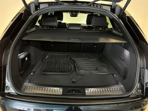 Used 2023 Land Rover Range Rover Velar R-Dynamic S image 5