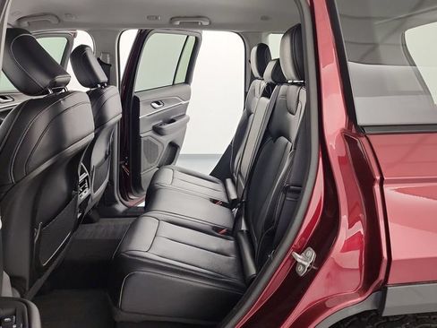 Used 2023 Jeep Grand Cherokee Limited AWD/4WD image 30