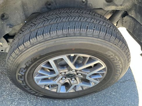 Used 2025 Jeep Wrangler Unlimited Sahara AWD/4WD image 30