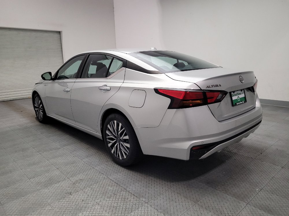 Used 2024 Nissan Altima 2.5 SV FWD image 5