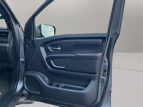 Used 2021 Nissan Titan PRO-4X image 34