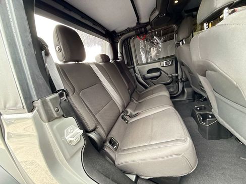 Used 2022 Jeep Gladiator Sport image 32