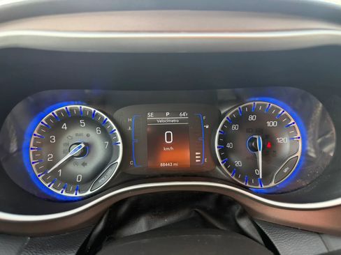Used 2022 Chrysler Voyager LX FWD image 10
