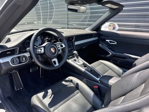 Used 2019 Porsche 911 Carrera 4S AWD/4WD image 4