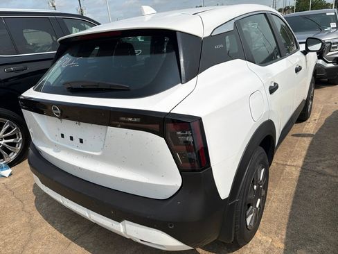 Used 2025 Nissan Kicks S FWD image 5
