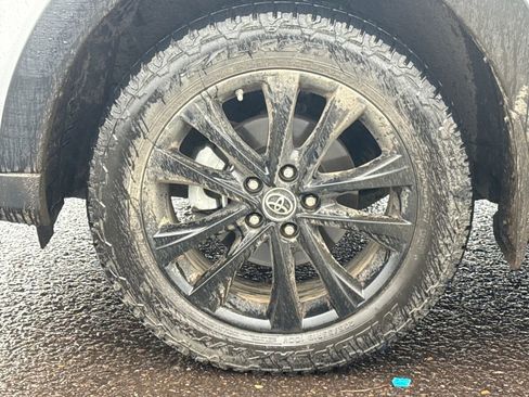 Used 2018 Toyota RAV4 Adventure image 9