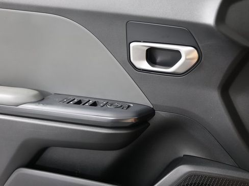 New 2025 Kia K4 LXS image 25