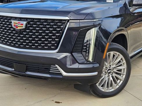 New 2026 Cadillac Escalade ESV Luxury w/ LPO, Floor Liner Package image 7