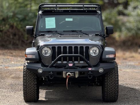 Used 2018 Jeep Wrangler Unlimited Sport S AWD/4WD image 2