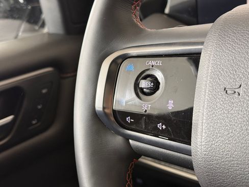 Used 2025 Nissan Armada PRO-4X w/ Pro-4X Premium Package image 17