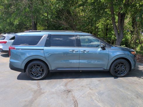 New 2026 Kia Carnival Hybrid FWD image 8