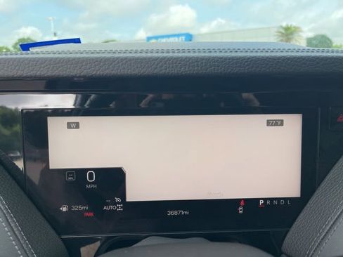 Used 2025 GMC Yukon Denali AWD/4WD image 24