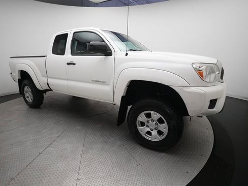 Used 2013 Toyota Tacoma 4x4 Access Cab V6 w/ SR5 Pkg image 33