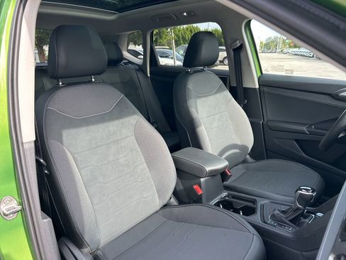 Certified 2025 Volkswagen Taos SE image 43