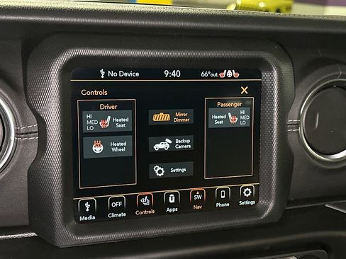 Used 2022 Jeep Wrangler Unlimited Sahara w/ Cold Weather Group AWD/4WD image 31