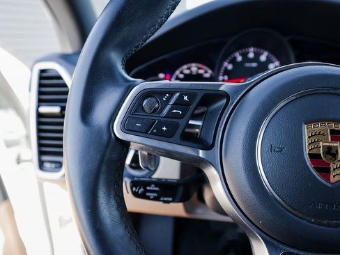 Certified 2022 Porsche Cayenne image 17
