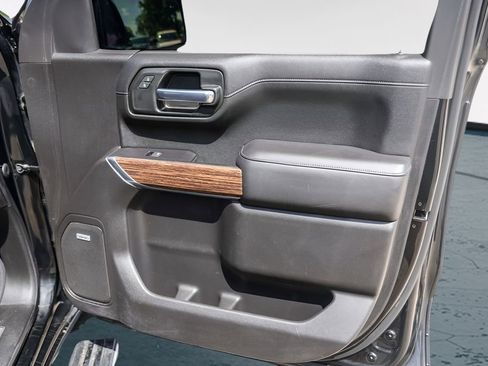 Used 2020 Chevrolet Silverado 1500 High Country w/ Technology Package image 33