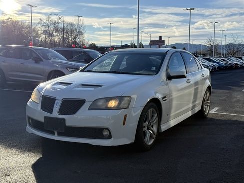 Used 2009 Pontiac G8 w/ Premium Package image 3