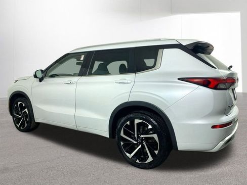 Used 2023 Mitsubishi Outlander SEL image 30