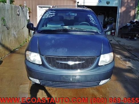 Used 2002 Chrysler Town & Country Limited image 5