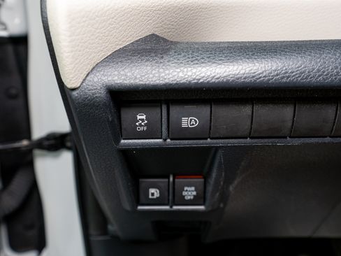 Used 2023 Toyota Sienna XLE FWD image 29