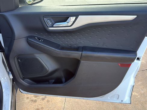 Used 2020 Ford Escape SEL image 6