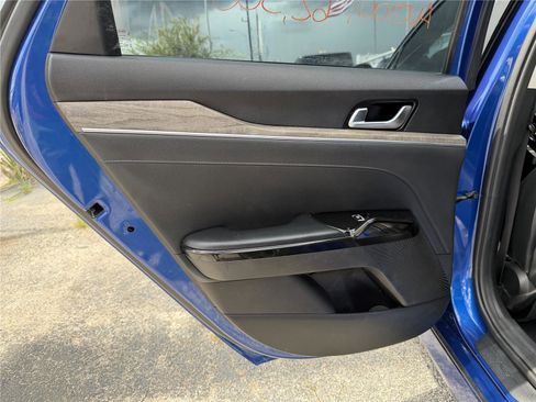 Used 2021 Kia K5 EX FWD image 16