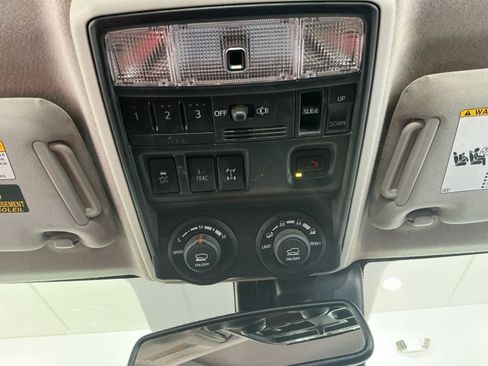 Used 2024 Toyota 4Runner TRD Off-Road Premium w/ Off Road Premium Plus Package AWD/4WD image 31