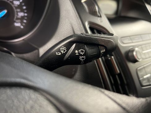 Certified 2018 Ford Focus SE w/ Cold Weather Package image 21