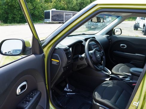 Used 2015 Kia Soul + FWD image 14