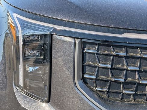 New 2026 Kia Carnival SX w/ SX Dark Edition Package FWD image 9
