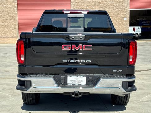 Used 2026 GMC Sierra 1500 SLT w/ SLT Premium Plus Package AWD/4WD image 13