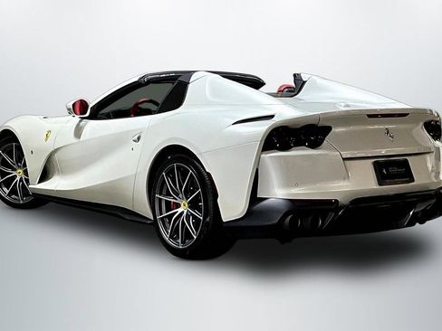 Used 2021 Ferrari 812 GTS RWD image 5