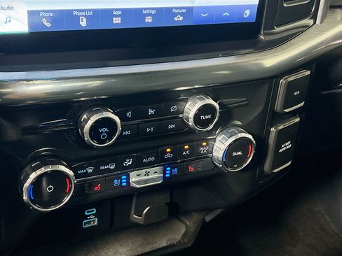 Used 2022 Ford F150 Lariat image 27