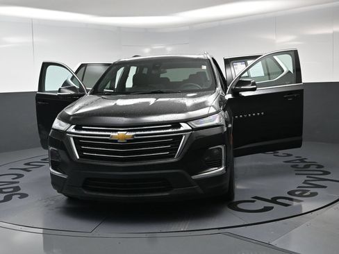 Used 2023 Chevrolet Traverse LT FWD image 20