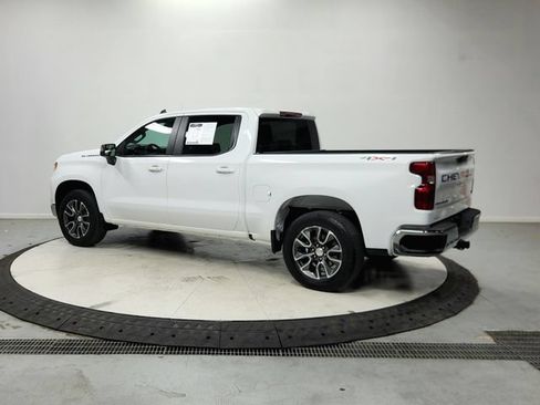 Used 2024 Chevrolet Silverado 1500 LT AWD/4WD image 6