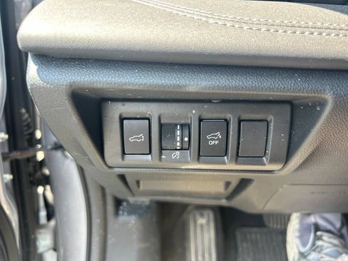 Certified 2025 Subaru Outback Limited AWD/4WD image 9