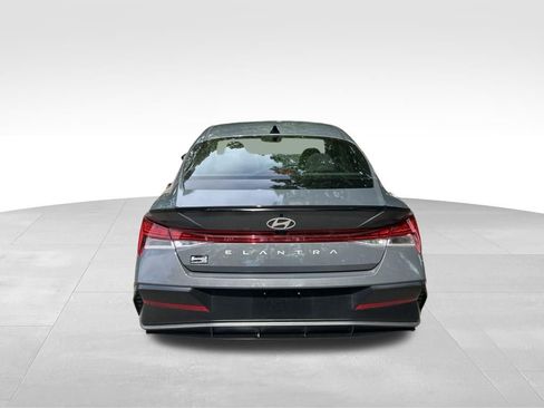 Used 2026 Hyundai Elantra SEL Sport Premium FWD image 4
