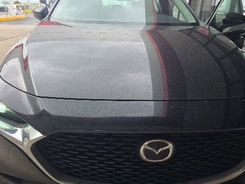 Used 2022 MAZDA MAZDA3 Sedan FWD image 2