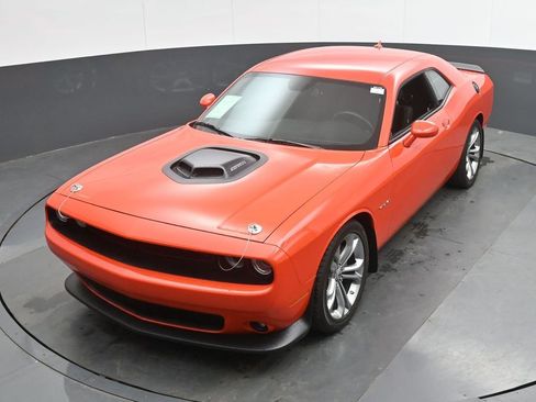 Used 2022 Dodge Challenger R/T w/ Shaker Package RWD image 37