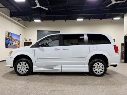 Used 2015 Dodge Grand Caravan SE w/ Quick Order Package 29E SE FWD image 14