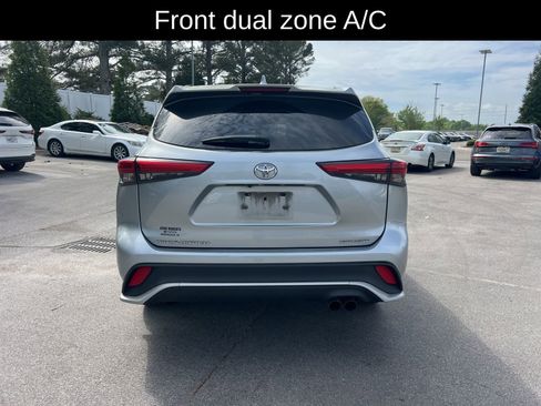 Used 2021 Toyota Highlander XSE image 4