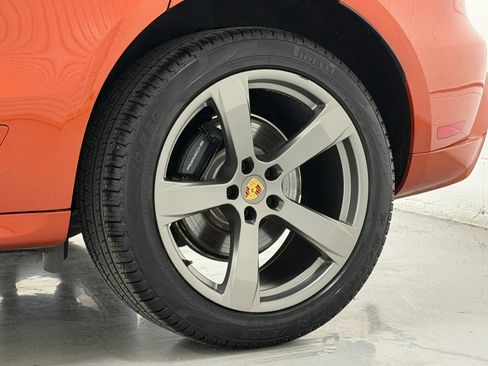 Used 2025 Porsche Macan AWD/4WD image 47