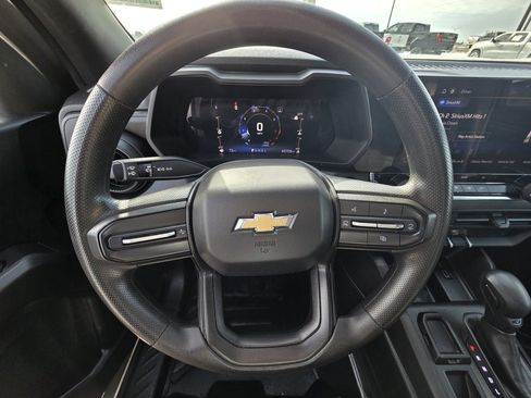 Used 2023 Chevrolet Colorado W/T image 13